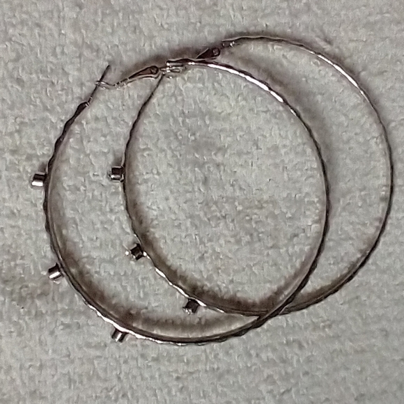 Huge large silvertone crystal hoop wire earrings - Picture 4 of 5